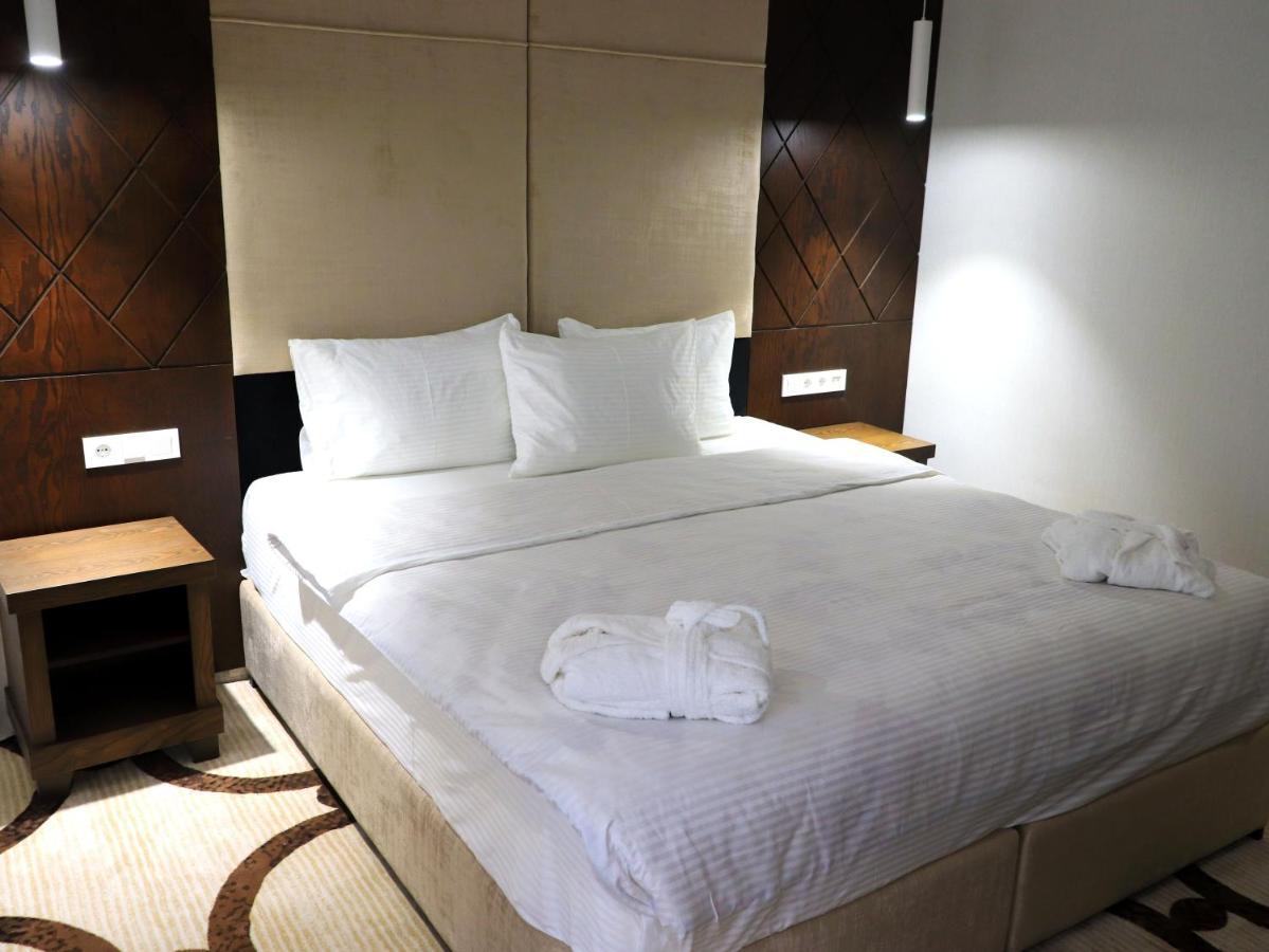 East Palace Hotel 阿拉木图 外观 照片