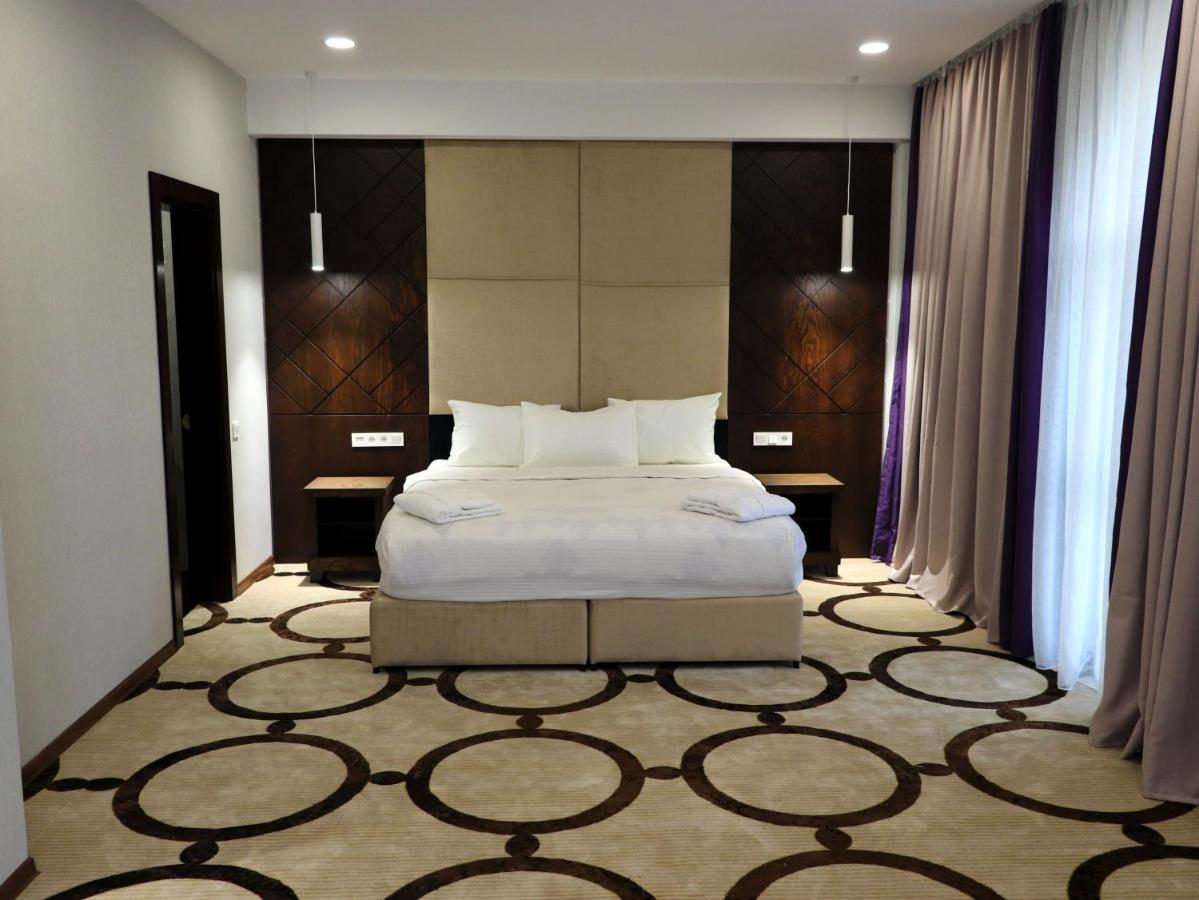 East Palace Hotel 阿拉木图 外观 照片
