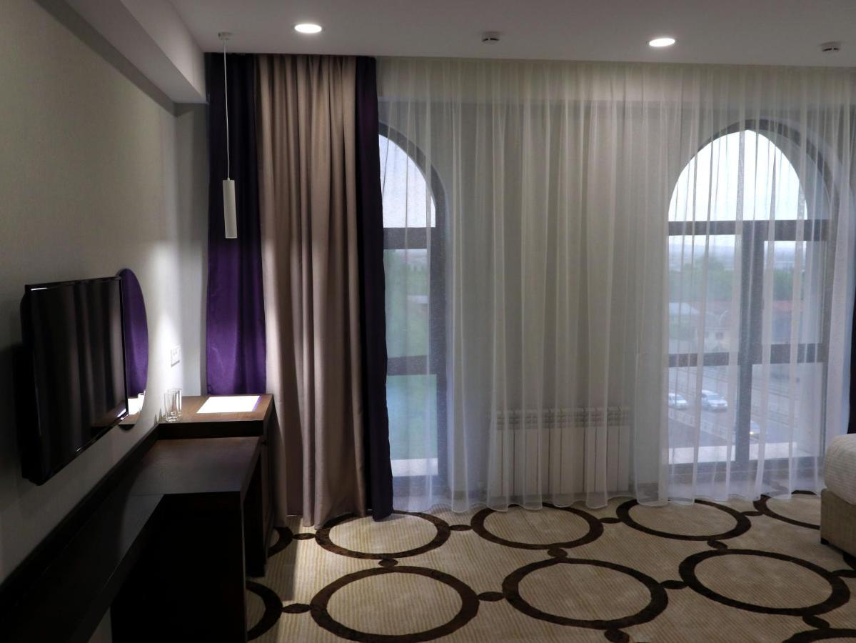 East Palace Hotel 阿拉木图 外观 照片