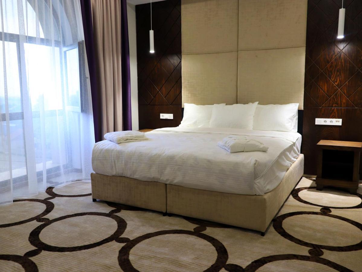 East Palace Hotel 阿拉木图 外观 照片