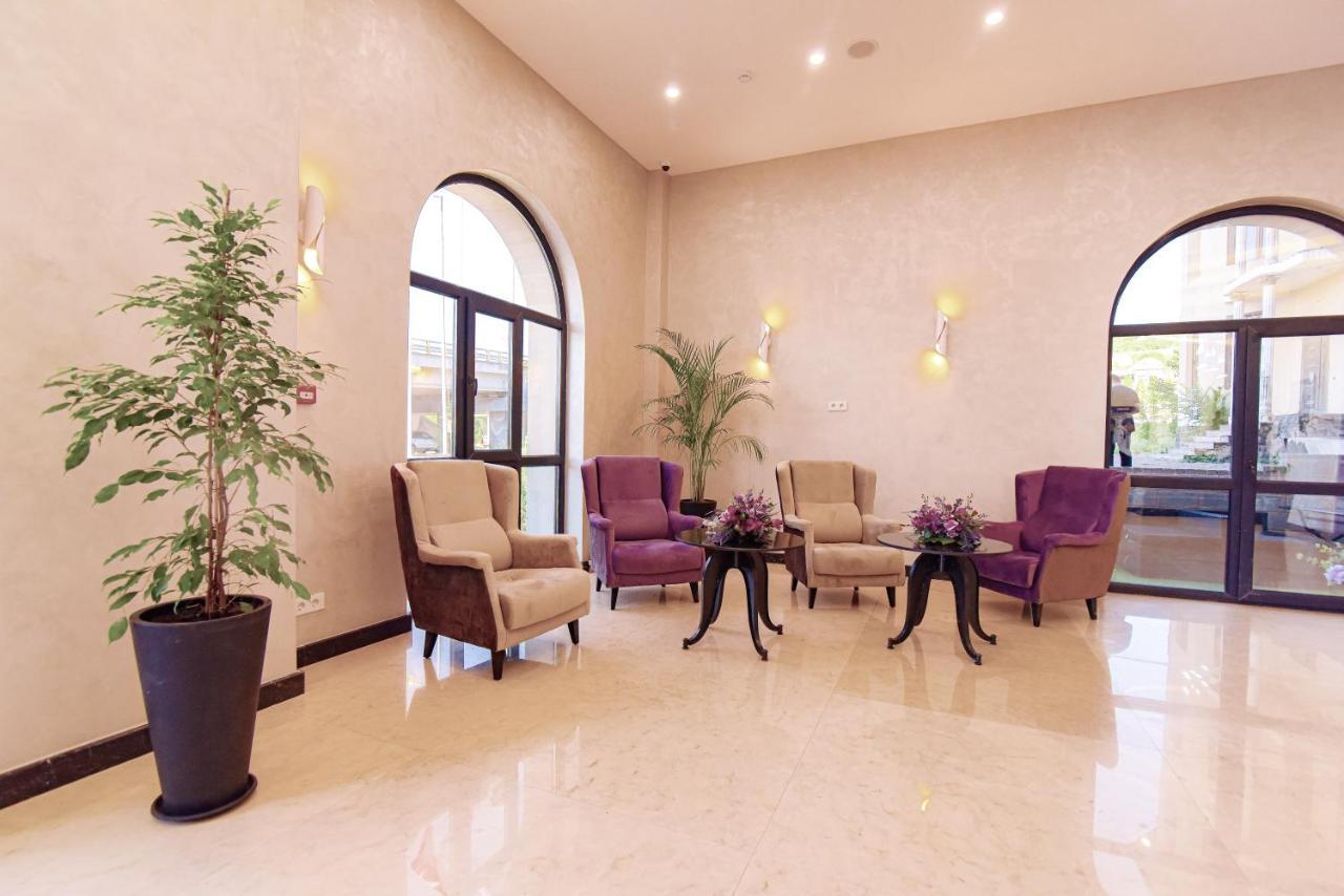 East Palace Hotel 阿拉木图 外观 照片