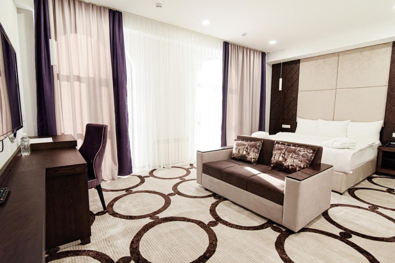 East Palace Hotel 阿拉木图 外观 照片
