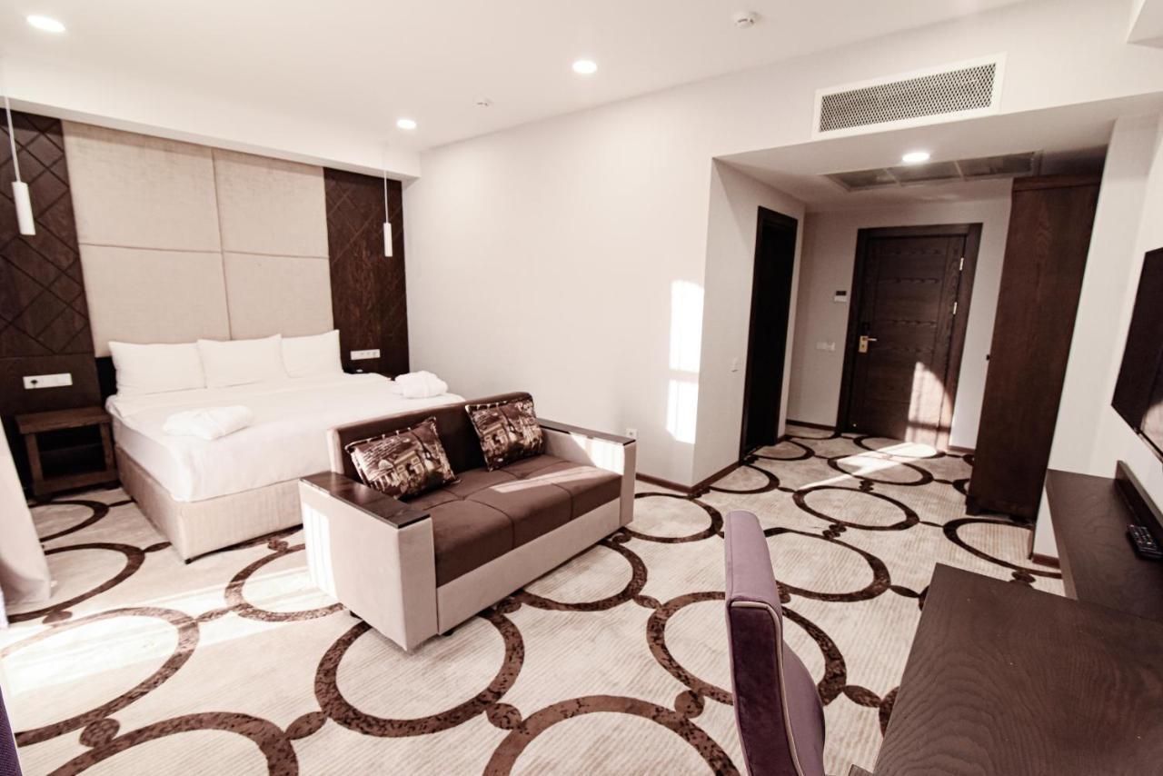 East Palace Hotel 阿拉木图 外观 照片