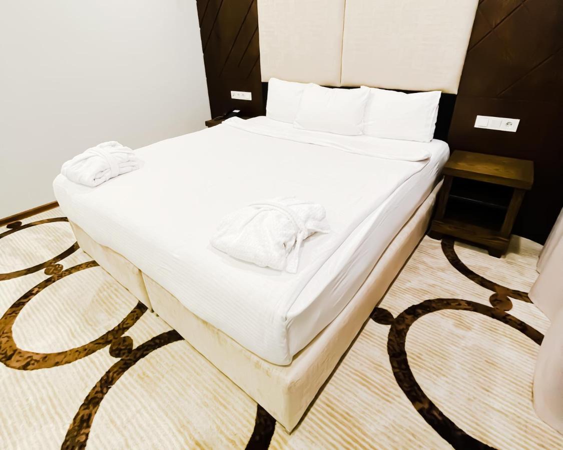East Palace Hotel 阿拉木图 外观 照片
